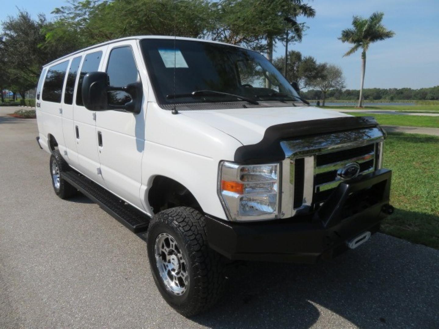 2014 White /GRAY Ford E-Series Wagon XLT (1FBSS3BL6ED) , AUTOMATIC transmission, located at 4301 Oak Circle #19, Boca Raton, FL, 33431, (954) 561-2499, 26.388861, -80.084038 - Photo#22